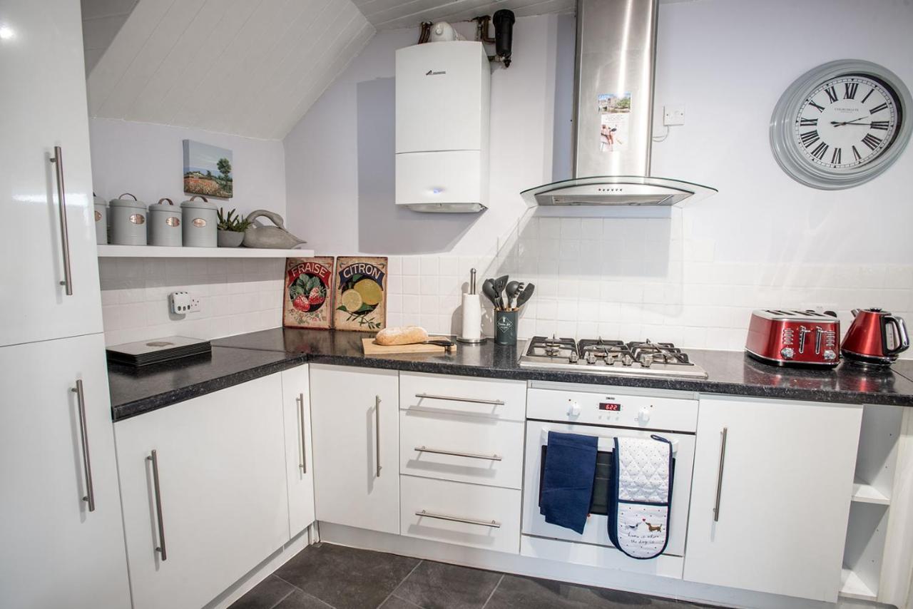 Newly Renovated Old Bakery House In Bath, 3 Bedroom, Free Parking Bagian luar foto